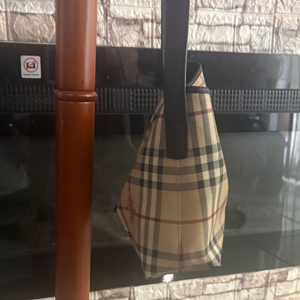 Burberry Beige Plaid Hobo with Dark Brown Leather Flap and Buckle used - Picture 12 of 12